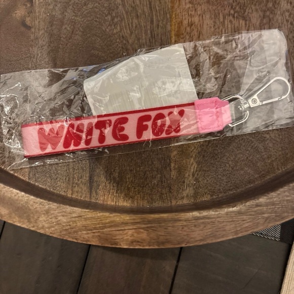 White Fox Next Level Strap Keychain - Picture 2 of 2